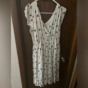 Maurices White and Navy Floral Midi Dress